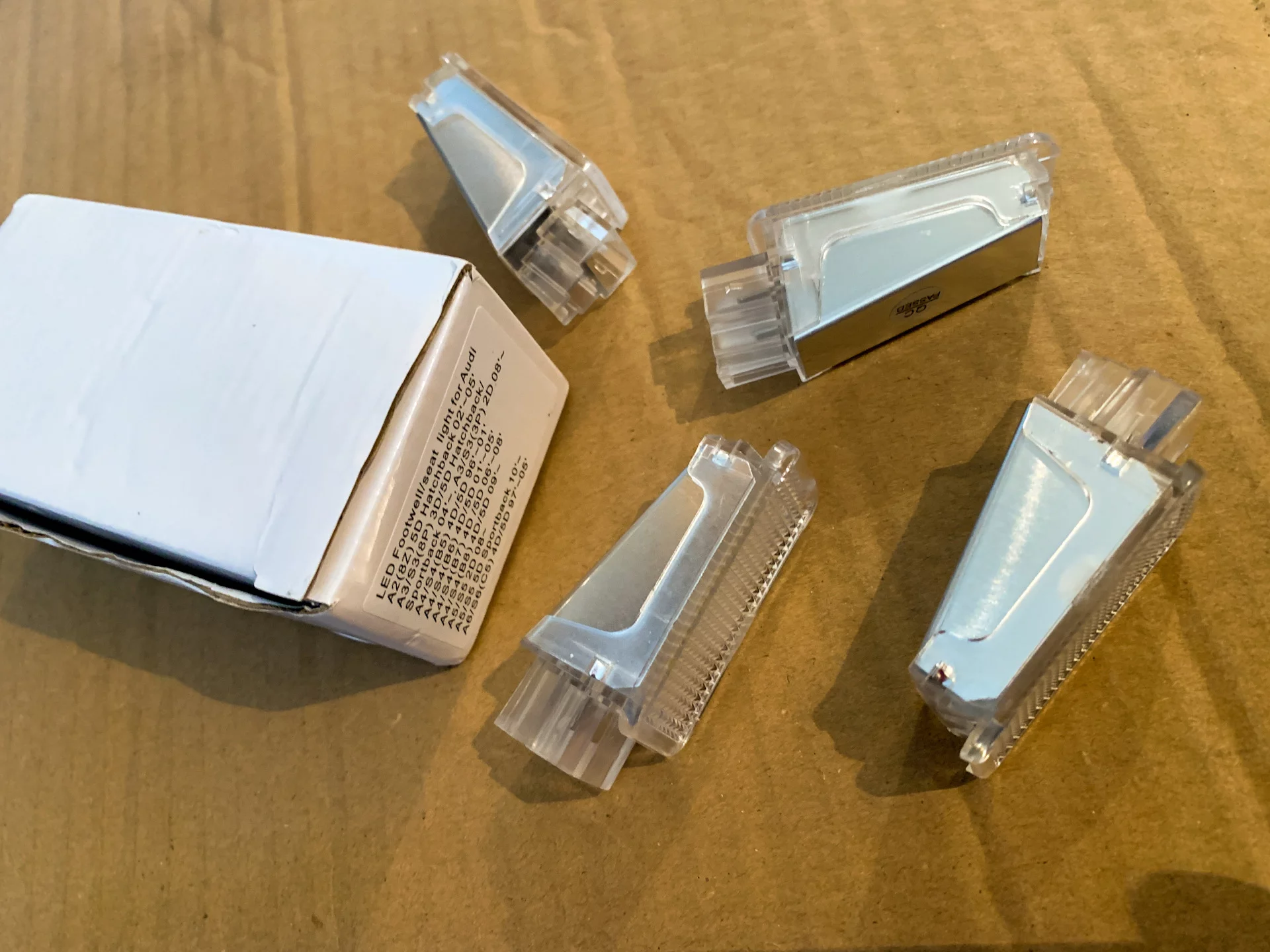 Внутри плата с распаянным десятком диодов