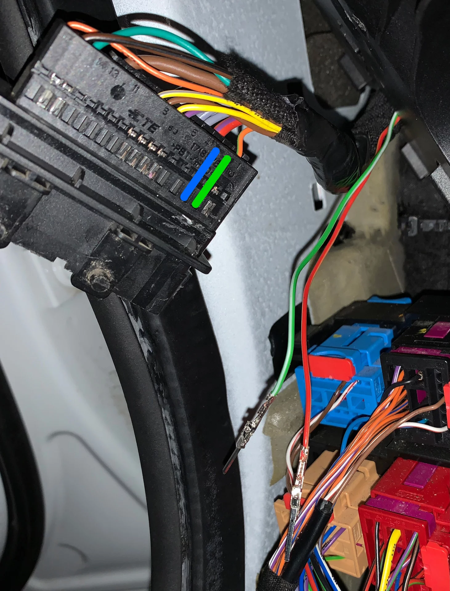 I didn't have blue wire at the moment and used red one instead.